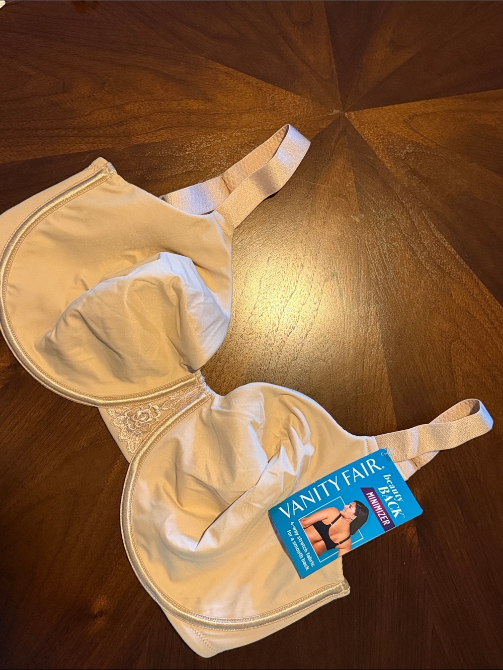 Vanity Fair Full Coverage Backs underwire bra. Thick adjustable straps 34G